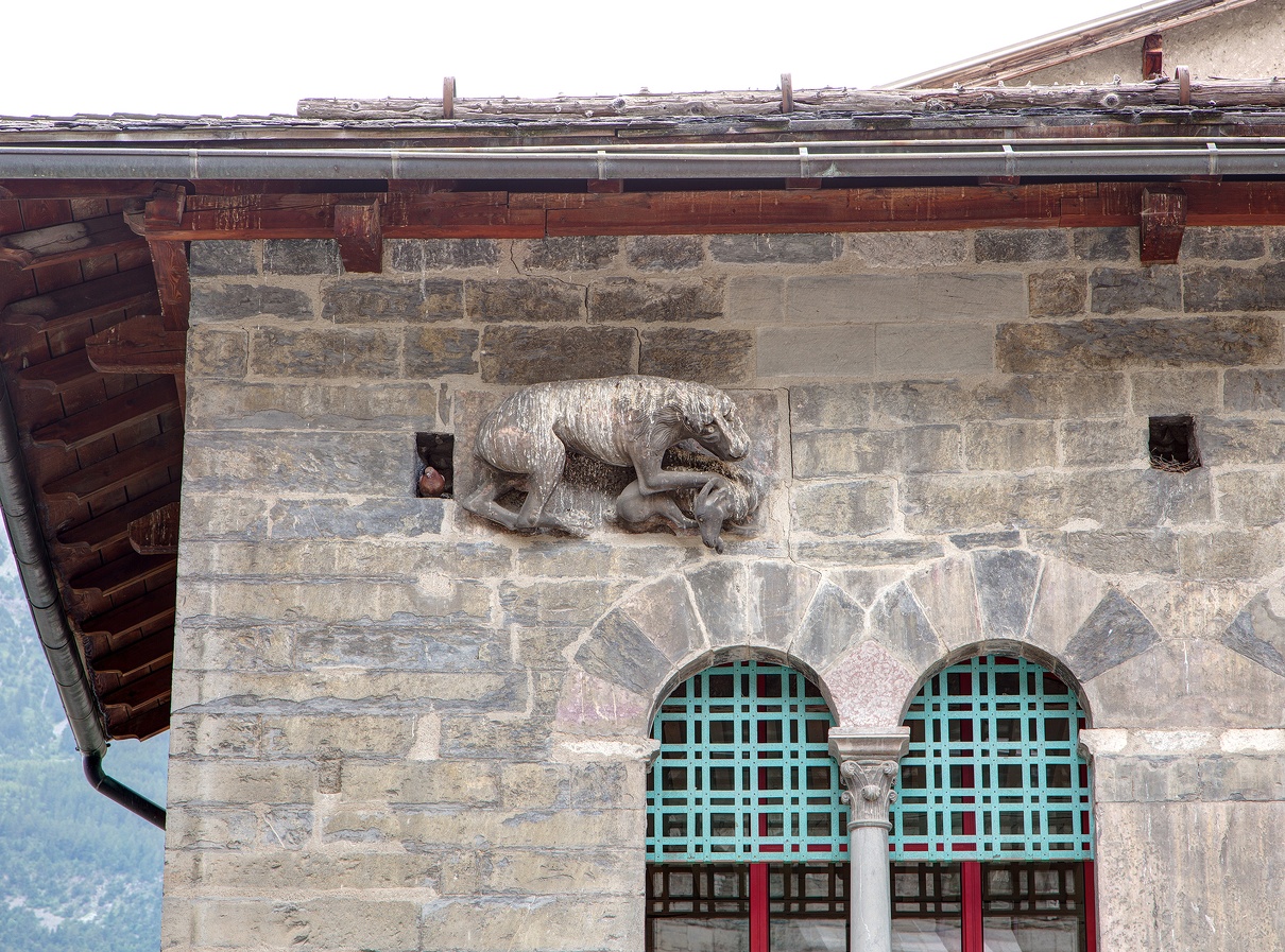 Embrun - Maison des Chanonges 02.jpg