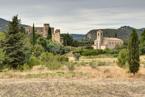 Lourmarin - Le Château et le temple - Vaucluse