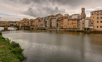 Florence - Vue sur le Ponte Vecchio 01