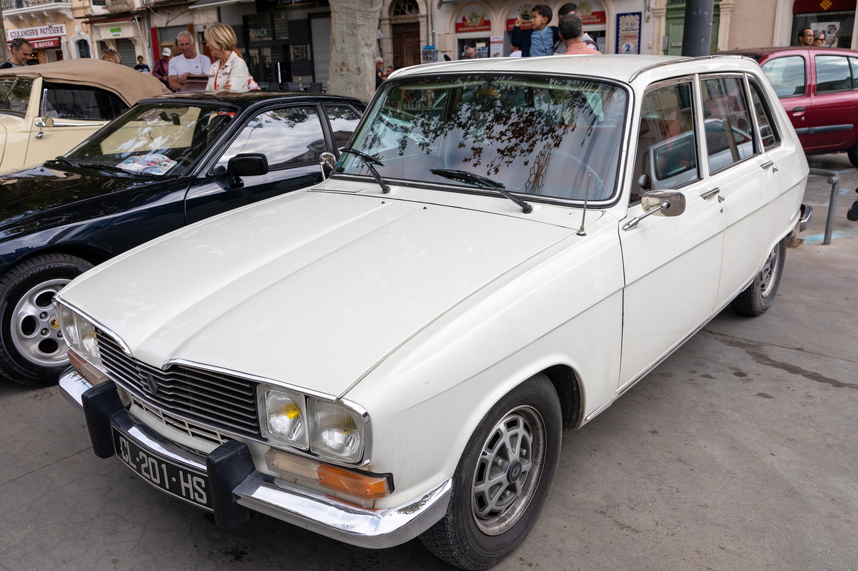 Club Rétro Pouss Auto  71.jpg