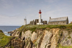 13 - Pointe Saint-Mathieu - Le phare et l'abbaye - Plougonvelin - Finistère