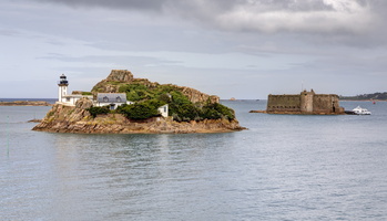 48 - Vue sur l'île Louët et le château du Taureau - Carantec - Finistère